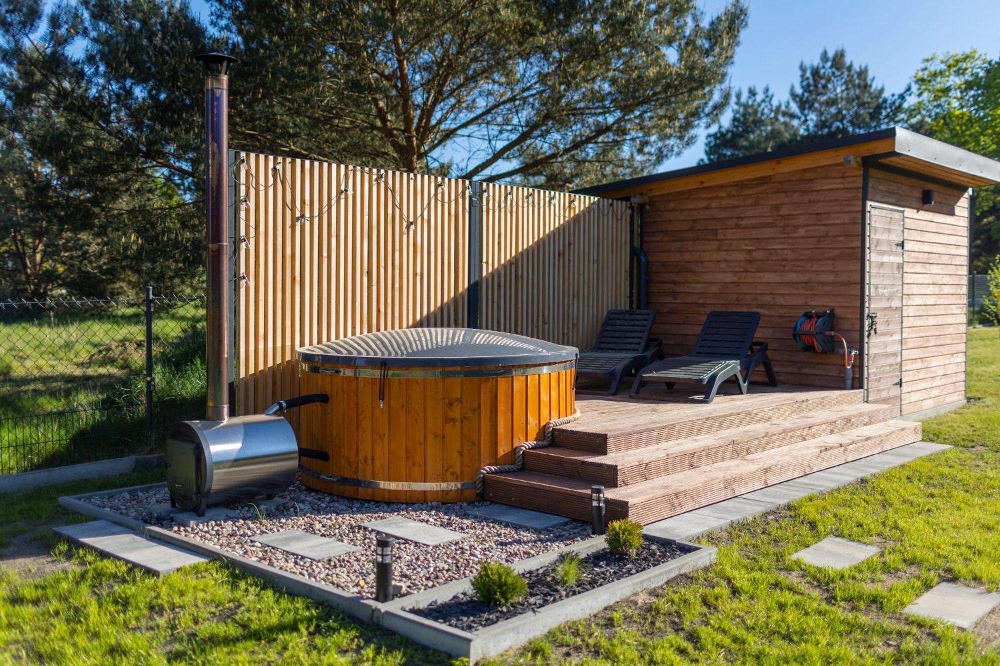 Westfalowachatka Domek Z Jacuzzi Sasino Exterior foto