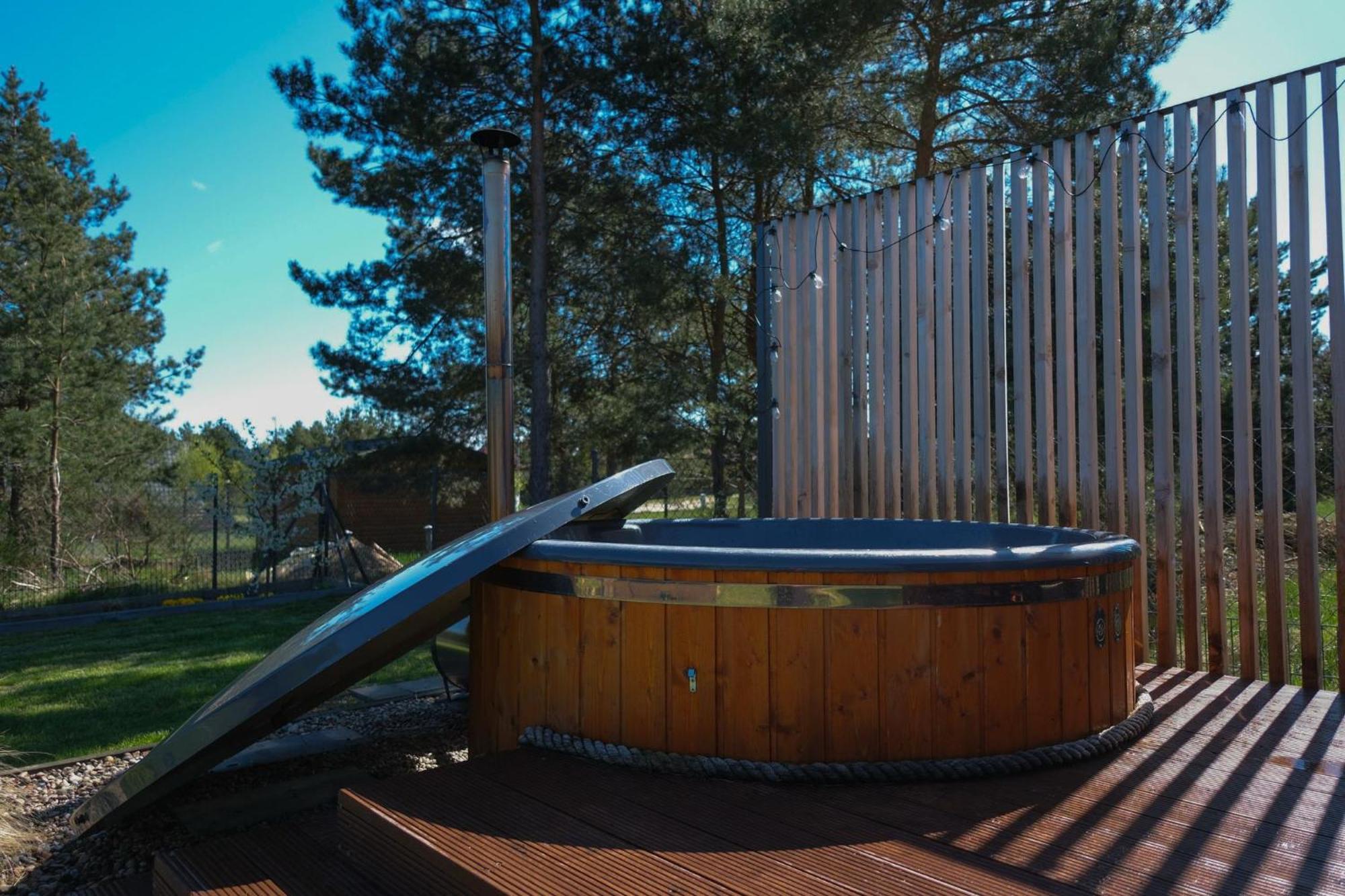 Westfalowachatka Domek Z Jacuzzi Sasino Exterior foto